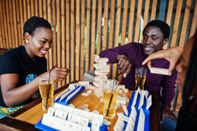 joueurs scrabble